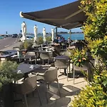 Aux 13 Arches-logis Restaurant Hotel