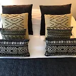 Aux 13 Arches-logis Restaurant 3* Portbail