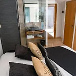 Aux 13 Arches-logis Restaurant Hotel Portbail