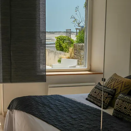 Aux 13 Arches-logis Restaurant 3* Portbail