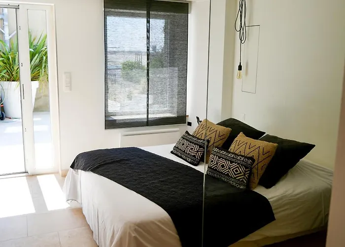 Hotel Aux 13 Arches-logis Restaurant Portbail