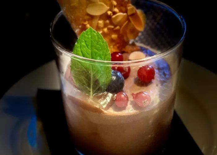 Aux 13 Arches-logis Restaurant Hotel 3*