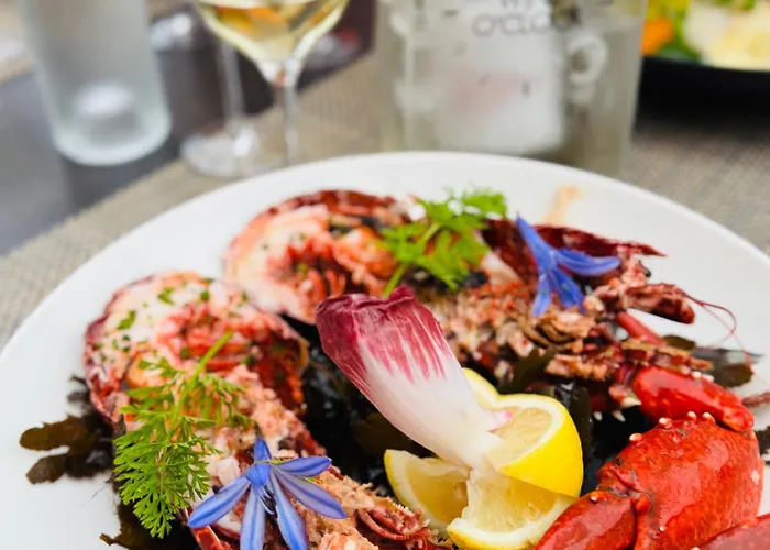 Aux 13 Arches-logis Restaurant Hotel