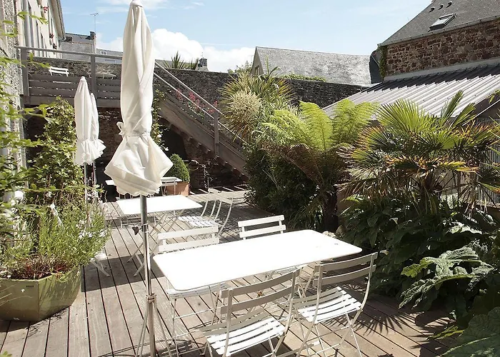 Hotel Aux 13 Arches-logis Restaurant