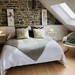 Aux 13 Arches-logis Restaurant 3* Portbail