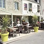 Aux 13 Arches-logis Restaurant