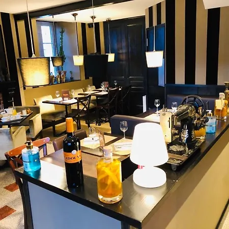 Aux 13 Arches-logis Restaurant Hotel Portbail