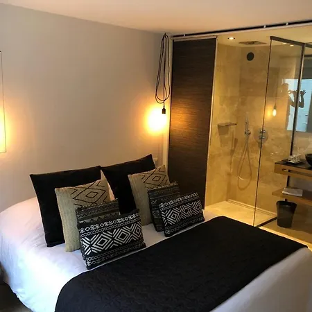 Aux 13 Arches-logis Restaurant 3* Portbail