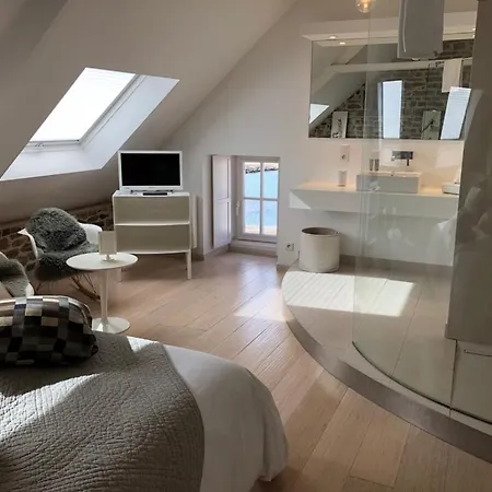 Aux 13 Arches-Logis Hotel Restaurant Отель