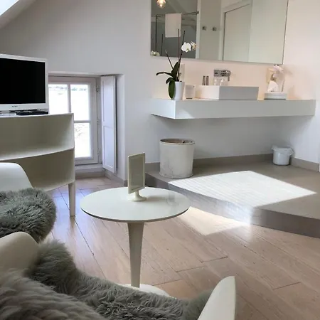 Aux 13 Arches-Logis Hotel Restaurant Отель