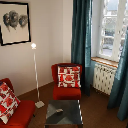 Aux 13 Arches-logis Restaurant Hotell 3*