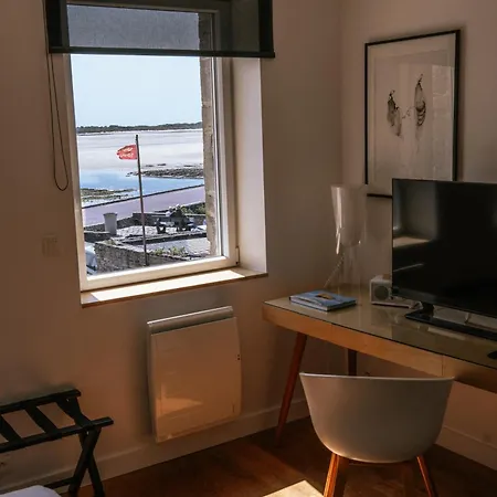 Отель Aux 13 Arches-logis Restaurant 3*