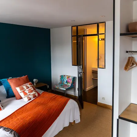 Отель Aux 13 Arches-logis Restaurant Портбай