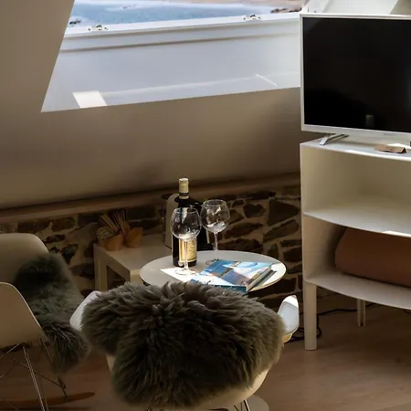 Aux 13 Arches-logis Restaurant 3* Portbail