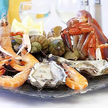 Aux 13 Arches-logis Restaurant 3*