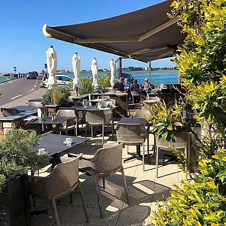 Aux 13 Arches-logis Restaurant Szálloda Portbail