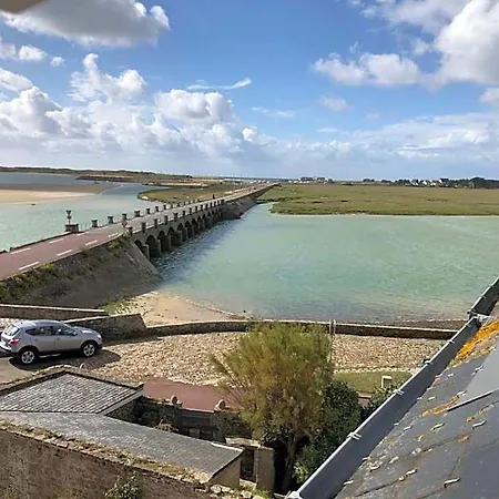 Aux 13 Arches-logis Restaurant 3* Portbail