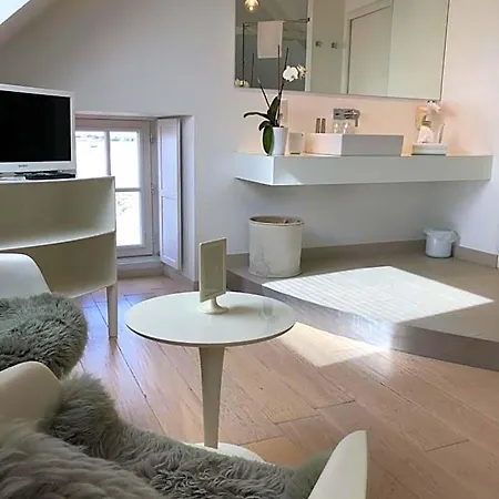 Hotell Aux 13 Arches-logis Restaurant 3*