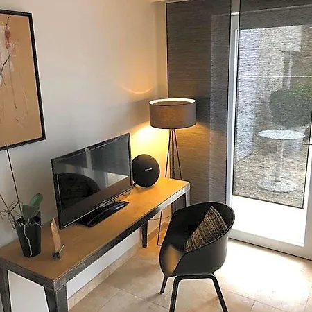 Aux 13 Arches-logis Restaurant Hotell Portbail