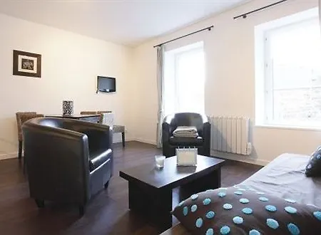 Aux 13 Arches-logis Restaurant Portbail