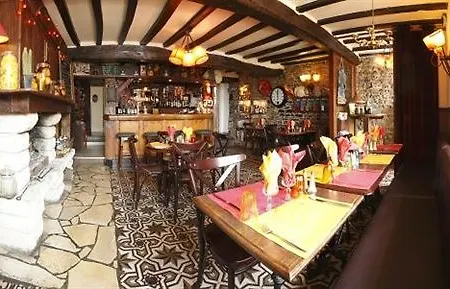 Szálloda Aux 13 Arches-logis Restaurant