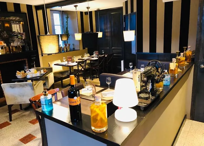 Aux 13 Arches-logis Restaurant Hotel Portbail