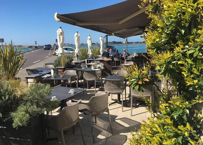 Aux 13 Arches-logis Restaurant Hotel