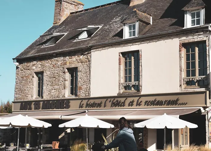 Aux 13 Arches-logis Restaurant Hotel Portbail