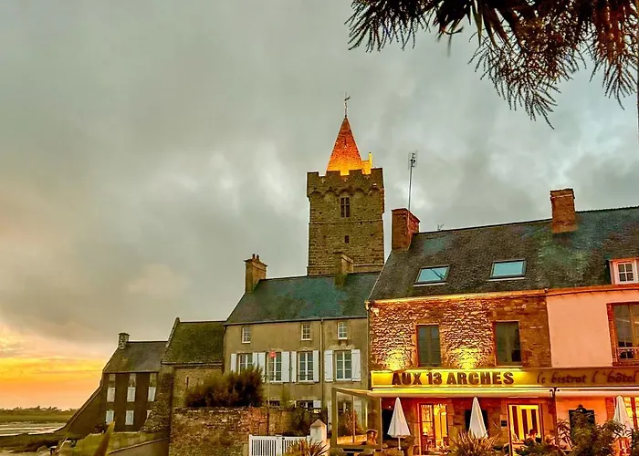 Aux 13 Arches-logis Restaurant Portbail