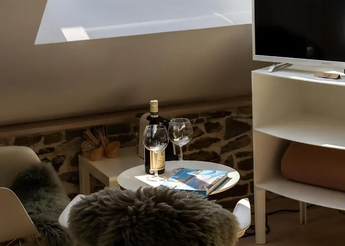 Aux 13 Arches-logis Restaurant 3* Portbail