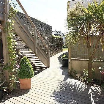 Aux 13 Arches-logis Restaurant Hotel Portbail