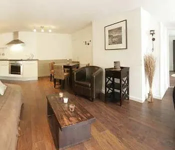 Aux 13 Arches-logis Restaurant